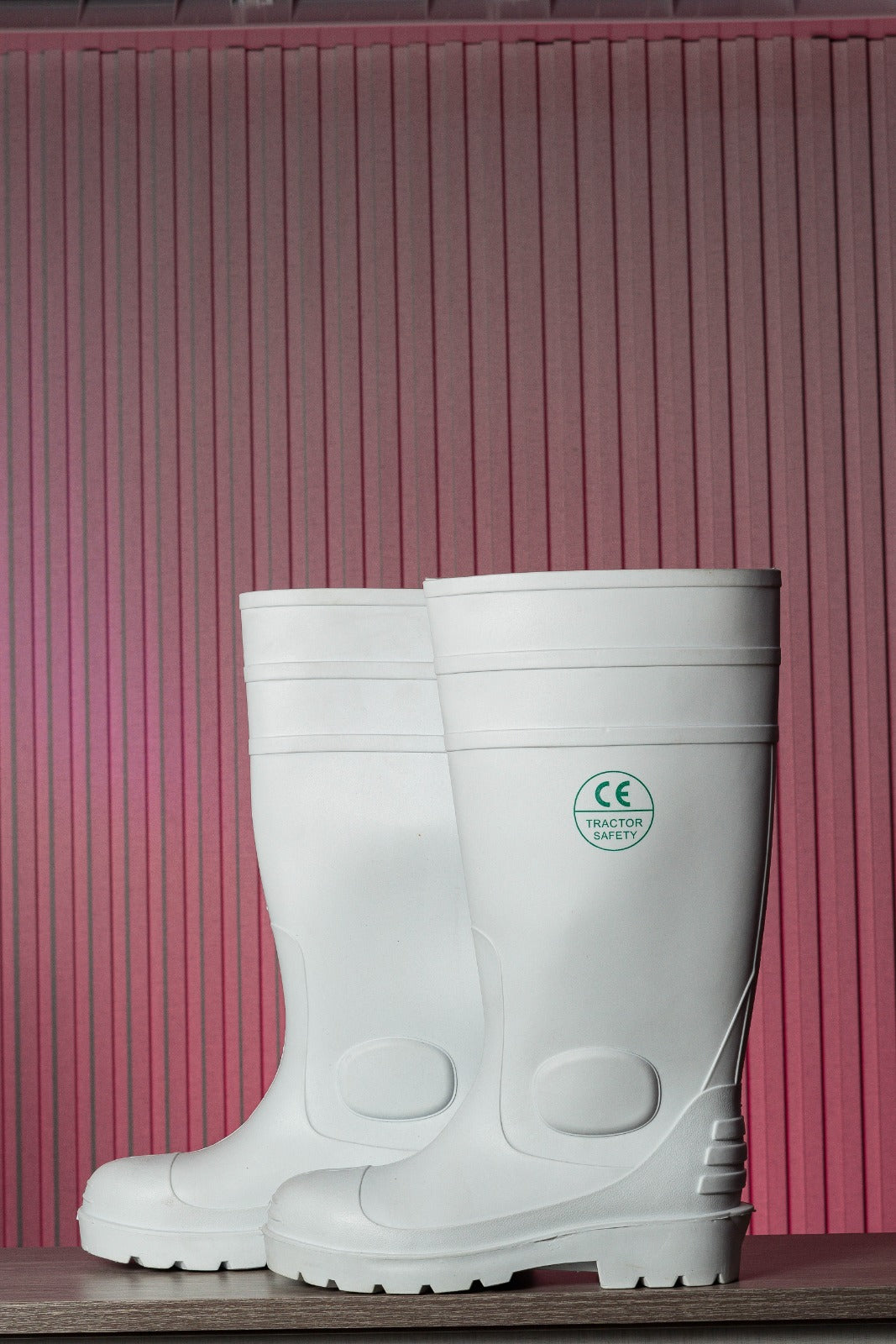 BOTA PVC CAÑA ALTA PUNTERA BLANCA