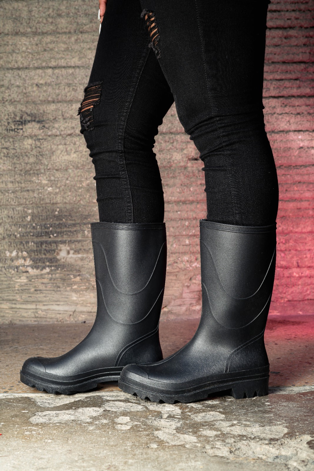 BOTA PVC CAÑA ALTA PUNTERA NEGRA