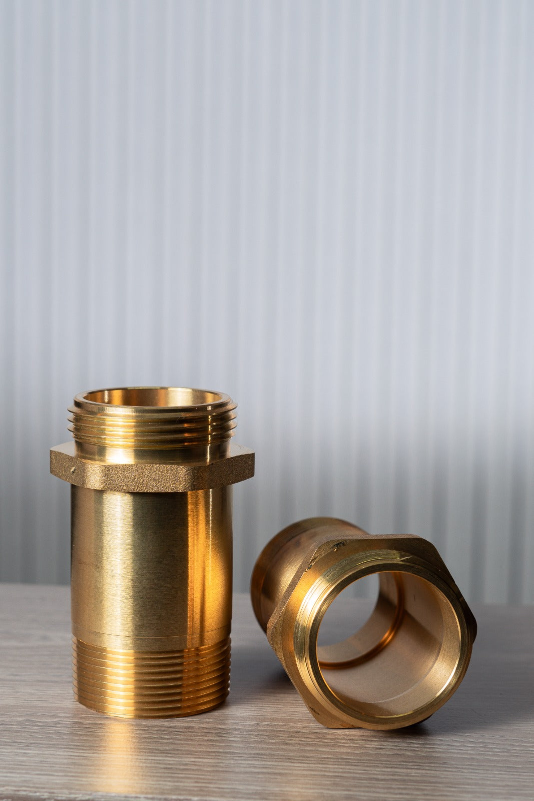 NIPLE HEXAGONAL DE BRONCE 1 1/2